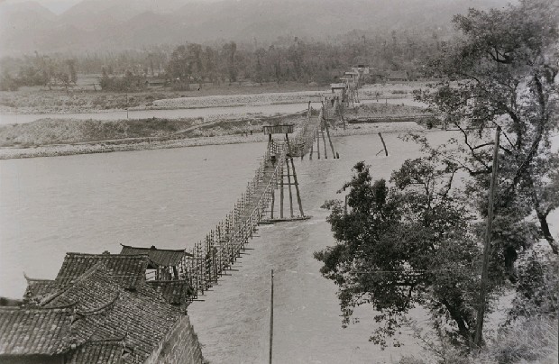 四川灌縣安欄竹索橋的焦點圖