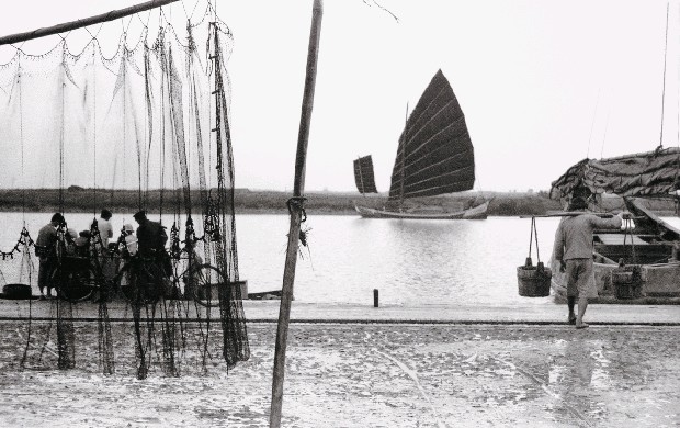 戰前戰後系列-堤邊帆船的焦點圖